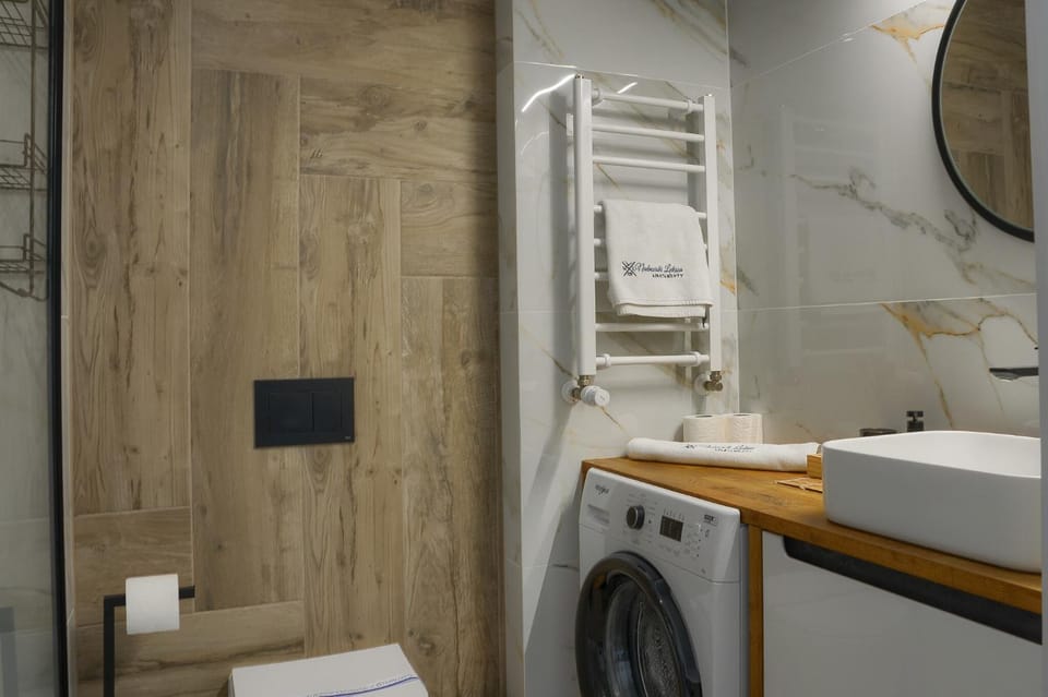 Shower, Bathroom, towels, washing machine, dryer
