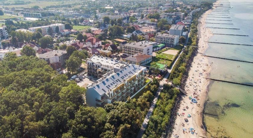 Property building, Nearby landmark, Day, Neighbourhood, Natural landscape, Bird's eye view, Beach, City view, Sea view, Street view, Location