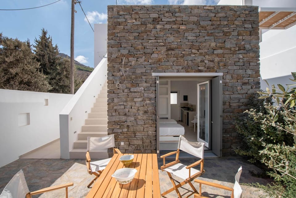 Deluxe Maisonette With Private Jacuzzi Apartment in Paros, Greece