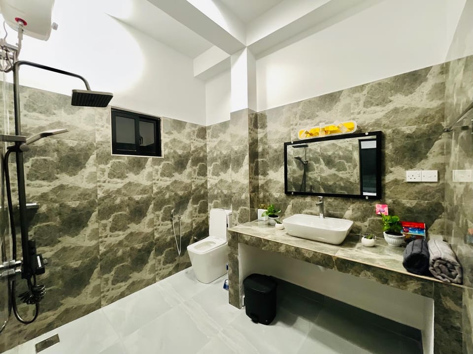Bathroom, towels