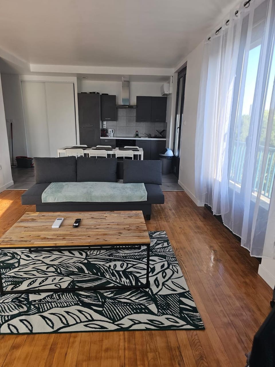 Bed, TV and multimedia, Kitchen or kitchenette, Living room, Photo of the whole room, Seating area, Dining area, Bedroom, minibar