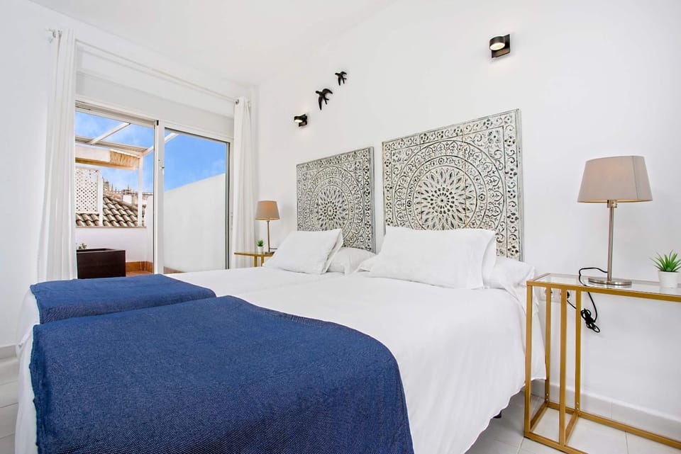 Bed, Balcony/Terrace, Bedroom