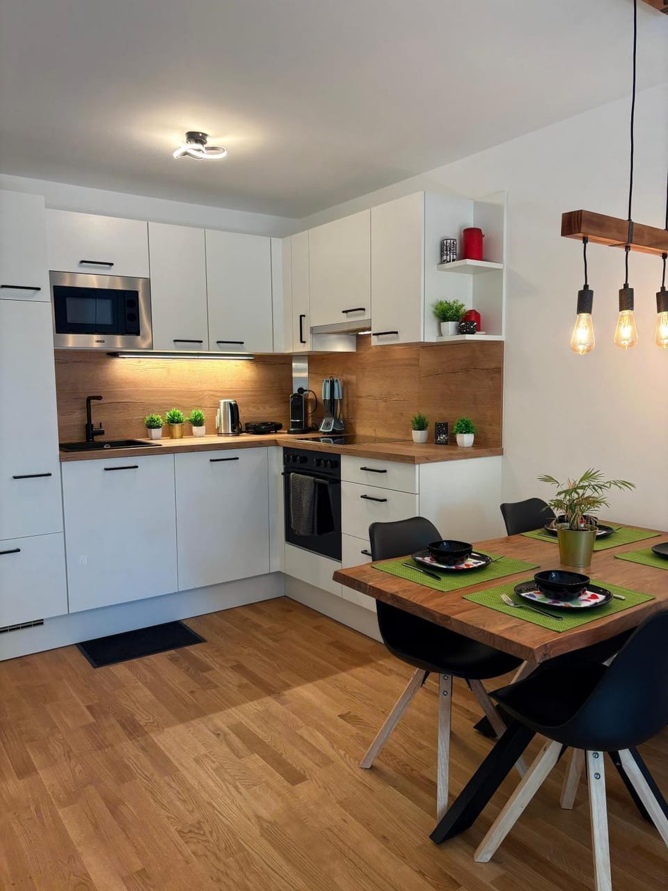 Kitchen or kitchenette, Dining area, dishwasher, oven, stove