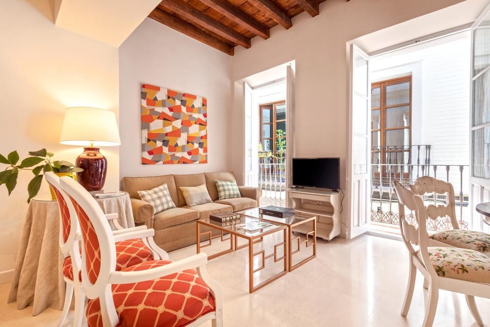 Communal lounge/ TV room, TV and multimedia, Balcony/Terrace, Living room, Seating area
