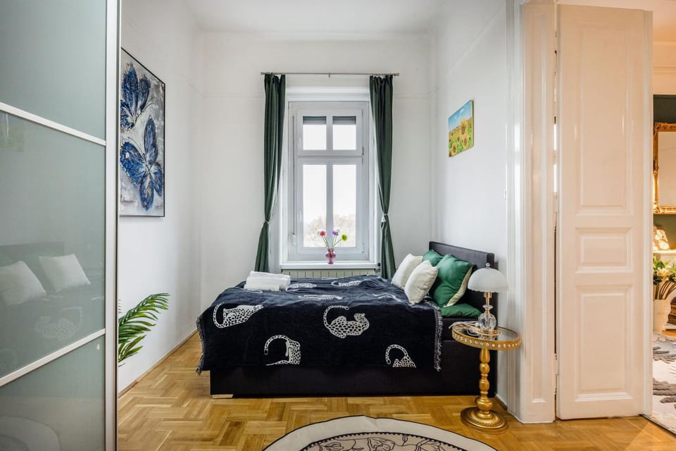 Bed, Bedroom, wardrobe