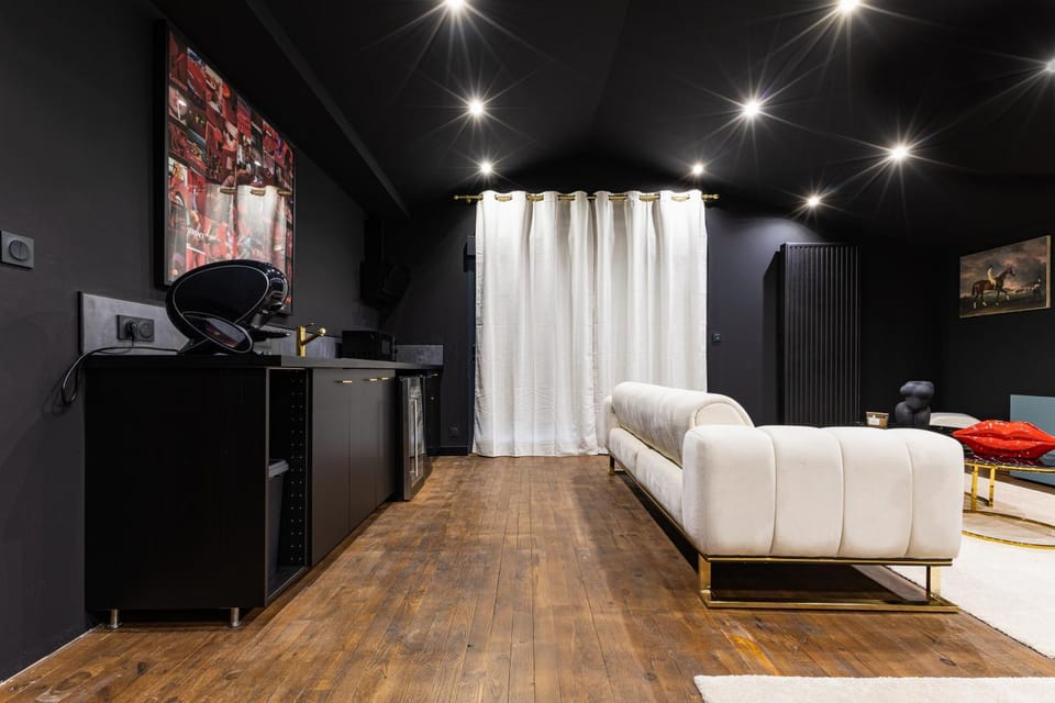 Coffee/tea facilities, stove, kitchen