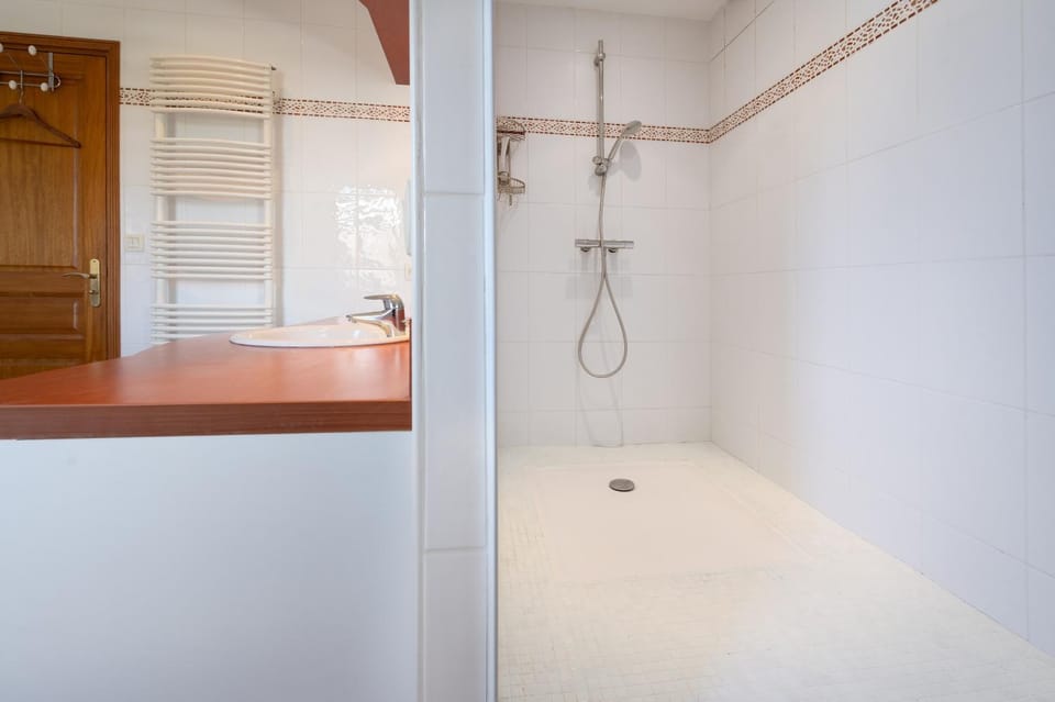 Bathroom, Living room
