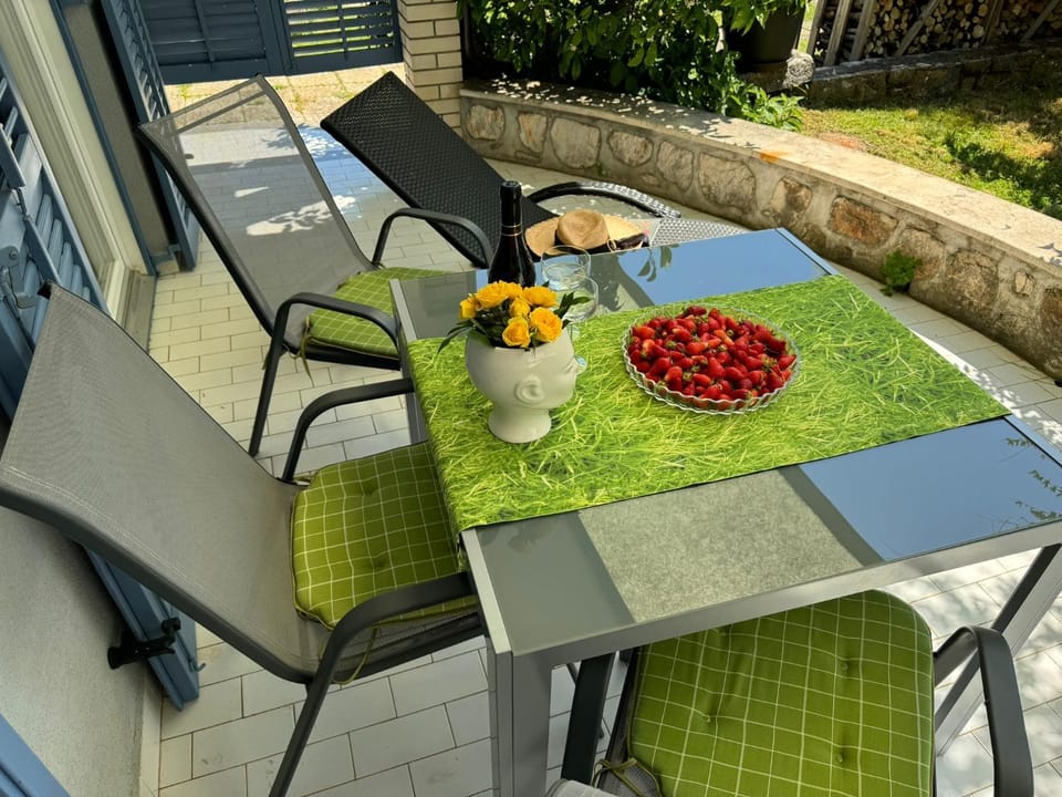 Day, Garden, Balcony/Terrace, Seating area, Dining area