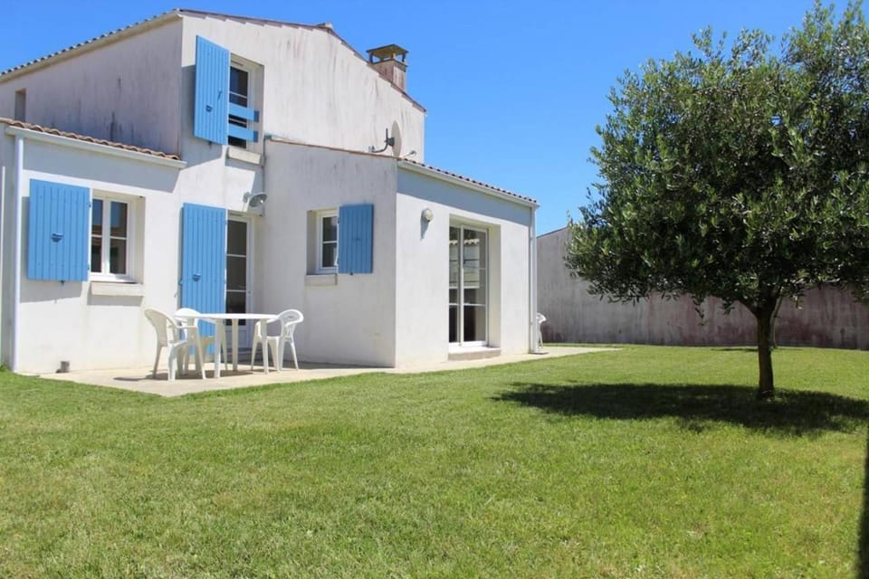 Property building, Patio, Garden