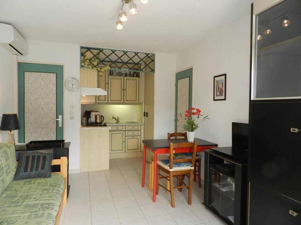 LAL150-091 Appartement 2 pièces 4 couchages avec piscine commune à LA LONDE LES MAURES Apartment in La Londe-les-Maures