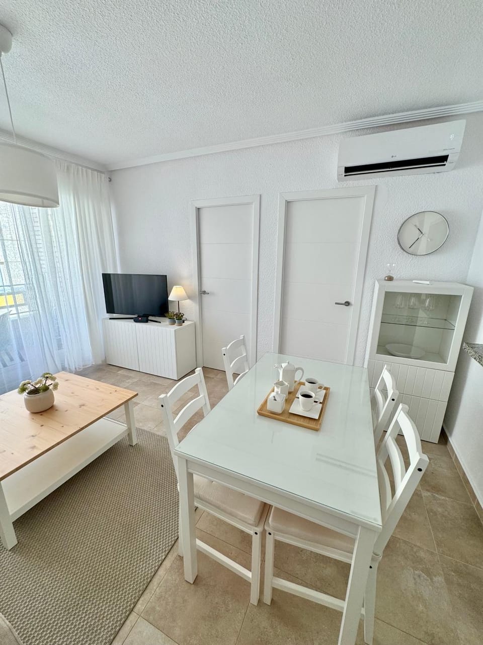 TV and multimedia, Living room, Seating area