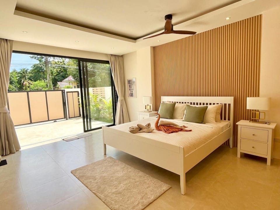 Bed, View (from property/room), Balcony/Terrace, Photo of the whole room, Bedroom