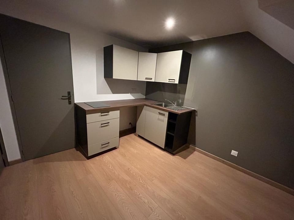 Kitchen or kitchenette, stove