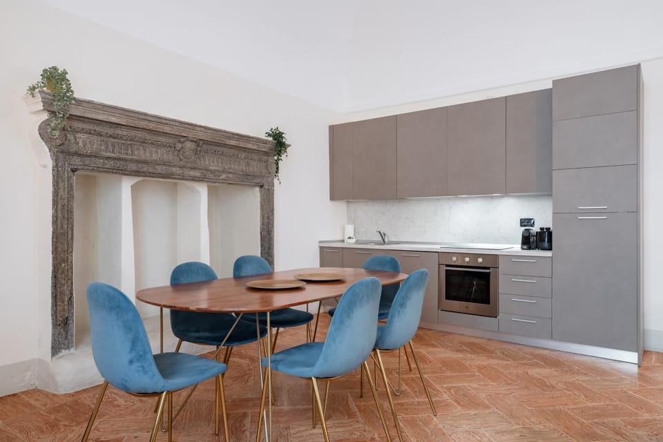 Kitchen or kitchenette, Living room, Seating area, Dining area, oven, stove