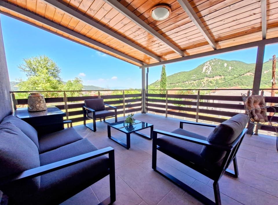 Patio, Natural landscape, View (from property/room), Balcony/Terrace, Mountain view