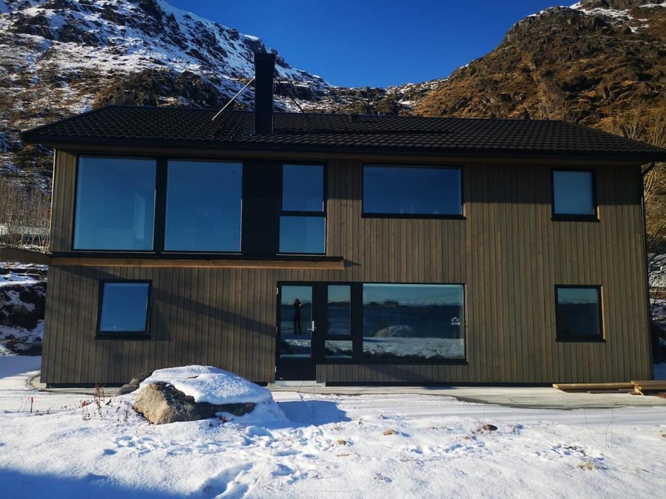 Property building, Winter, Mountain view