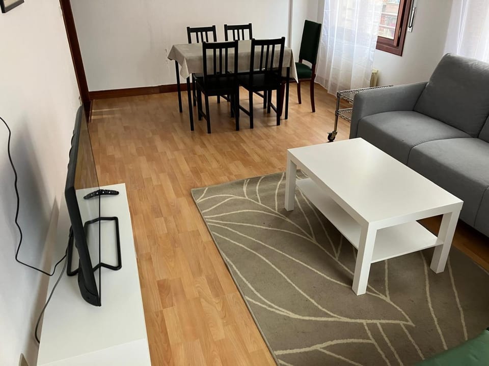 VT , Acogedora en barrio tranquilo con garaje Apartment in Bilbao