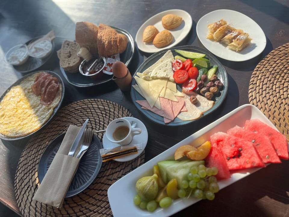 Food and drinks, Food, Breakfast, Continental breakfast
