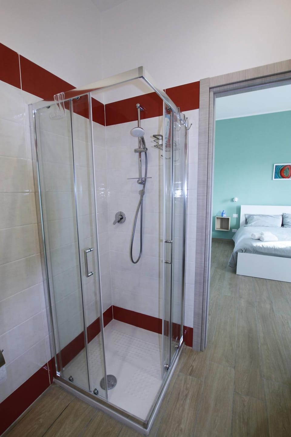 Shower, Bed, Bathroom, Photo of the whole room, Bedroom, towels