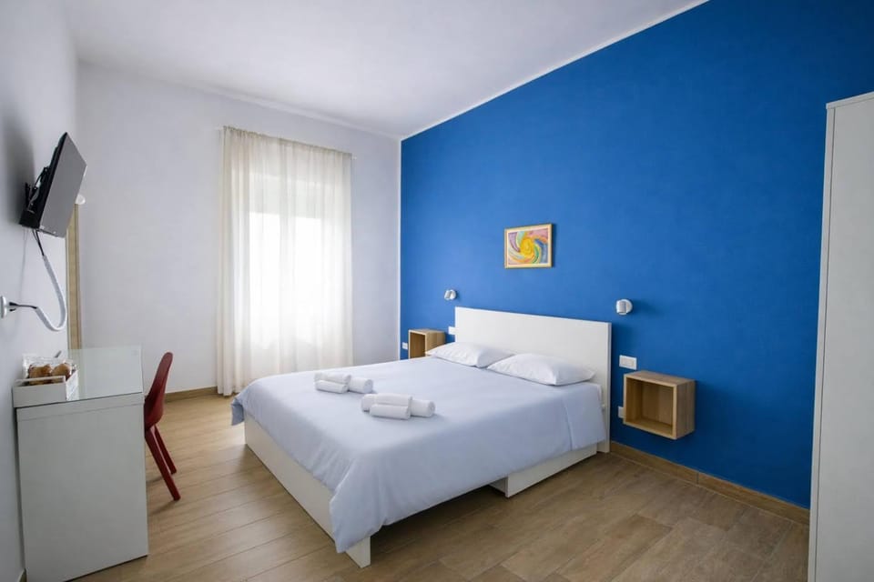 TV and multimedia, Bedroom, hair dryier, internet, locker, towels