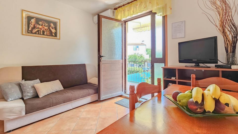 Keti Two Apartment in Novigrad