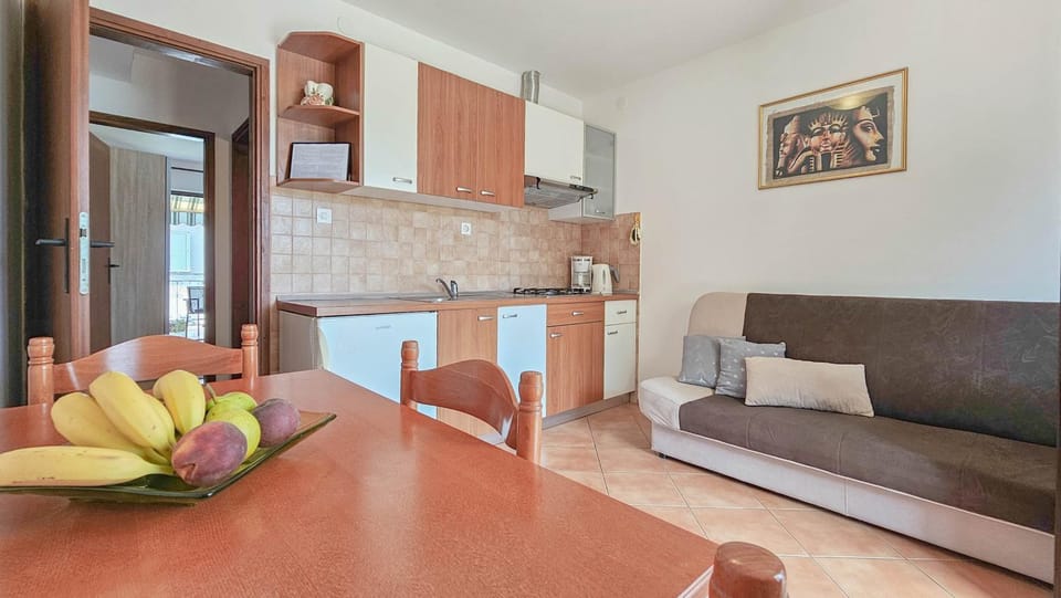 Keti Two Apartment in Novigrad