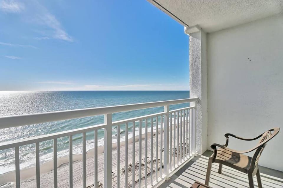 Unforgettable Beachfront Bliss! C1605 Apartment in Myrtle Beach