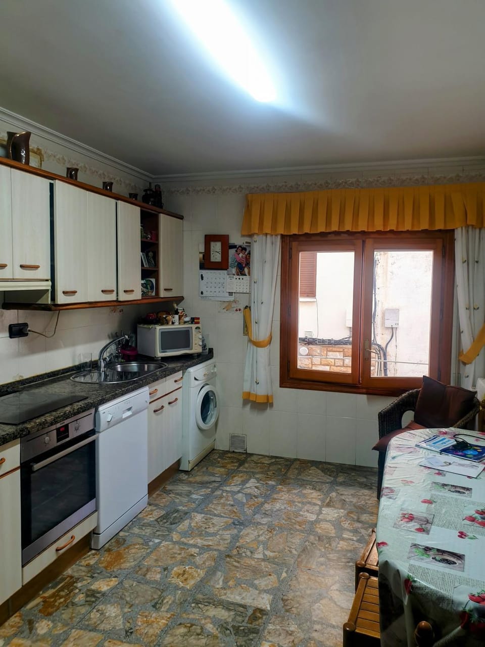 Kitchen or kitchenette, dishwasher, oven, pet friendly, stove, toaster