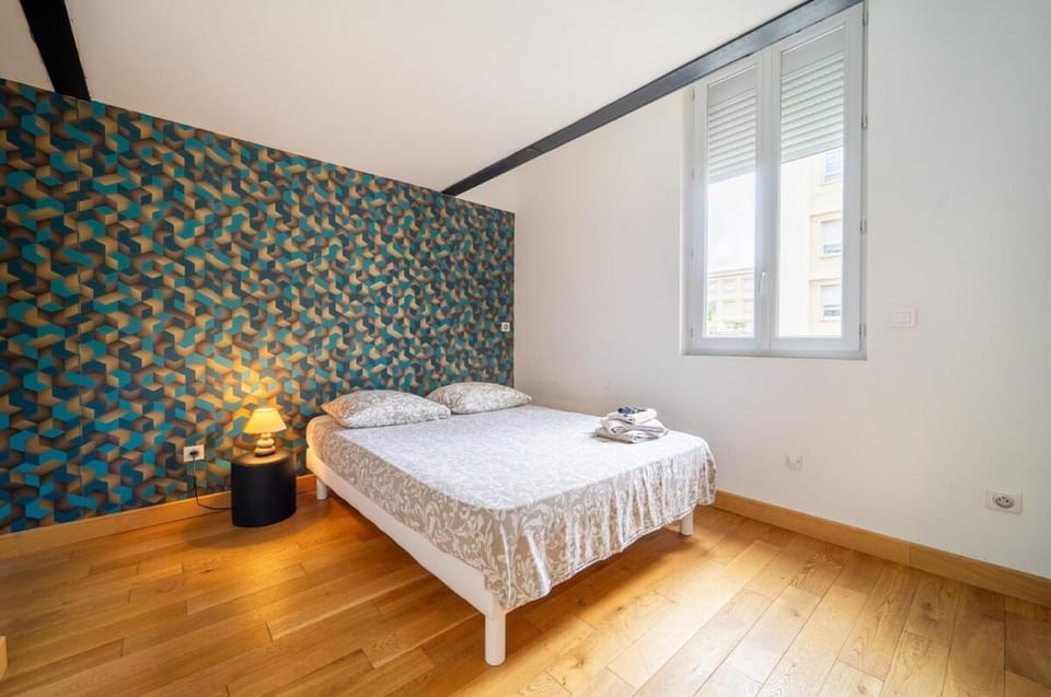 Bed, Bedroom