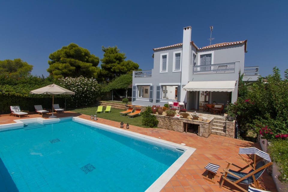 Property building, Patio, Swimming pool