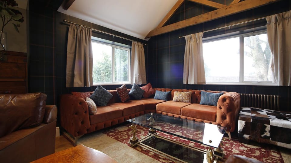Living room, Entertainment