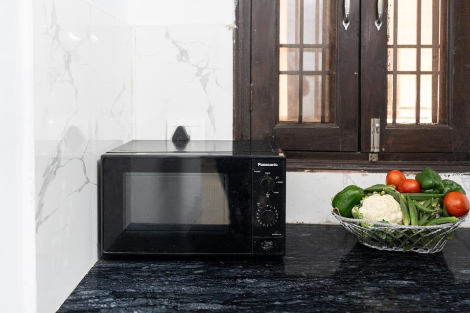 Kitchen or kitchenette, Food, furniture, microwave