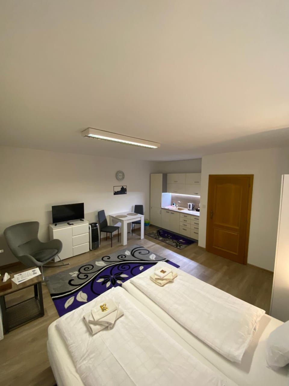 Kitchen or kitchenette, Bedroom