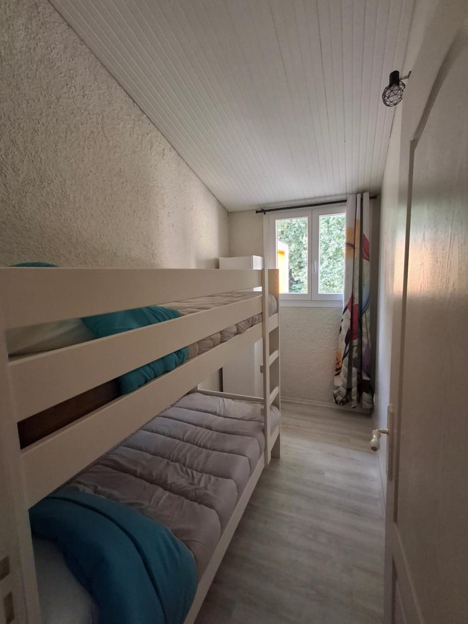 Bed, Photo of the whole room, Bedroom, bunk bed