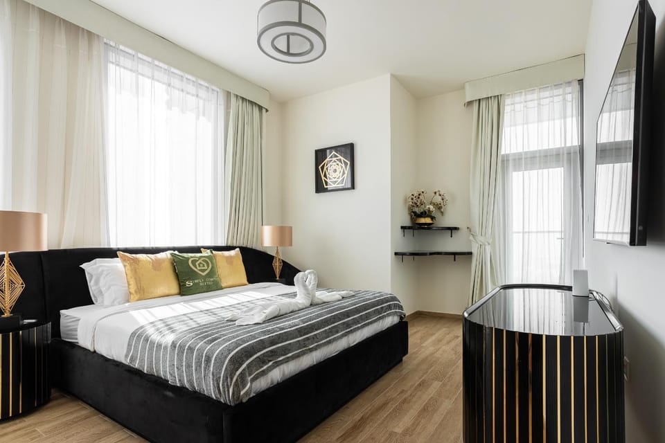Bed, TV and multimedia, Photo of the whole room, Bedroom