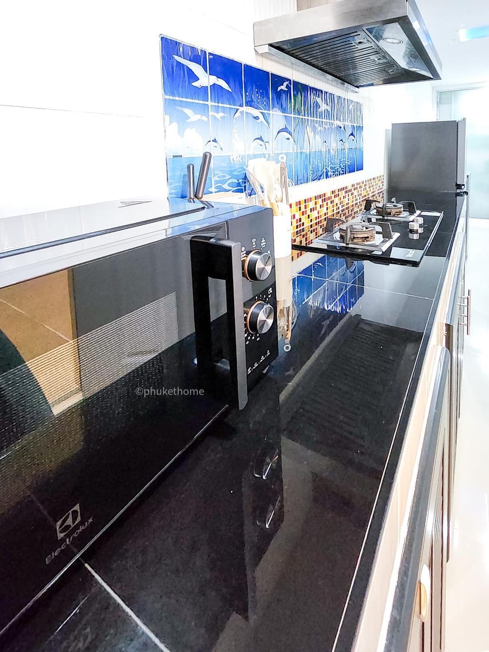 Kitchen or kitchenette, Kitchen or kitchenette, microwave, stove, stove