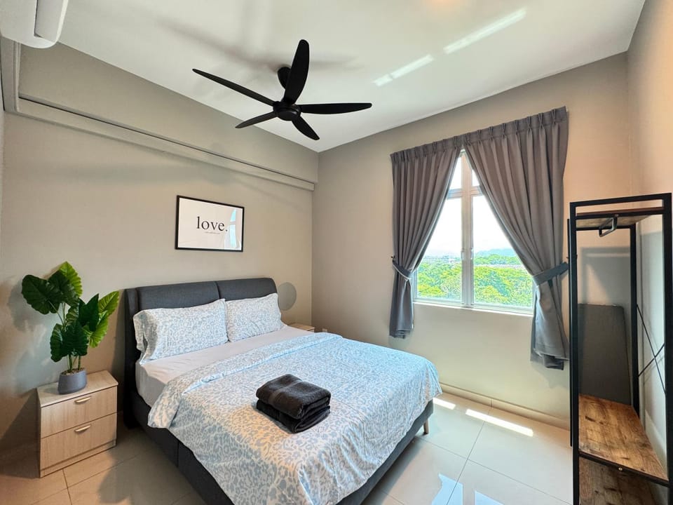 Photo of the whole room, Bedroom