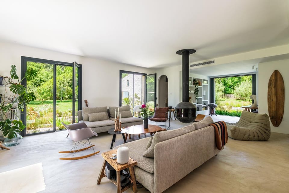 Communal lounge/ TV room, Living room
