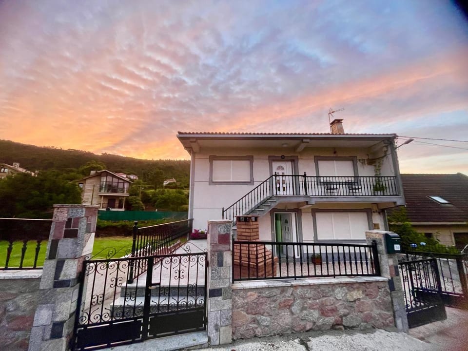 Property building, Day, Natural landscape, View (from property/room), Balcony/Terrace, Sunrise