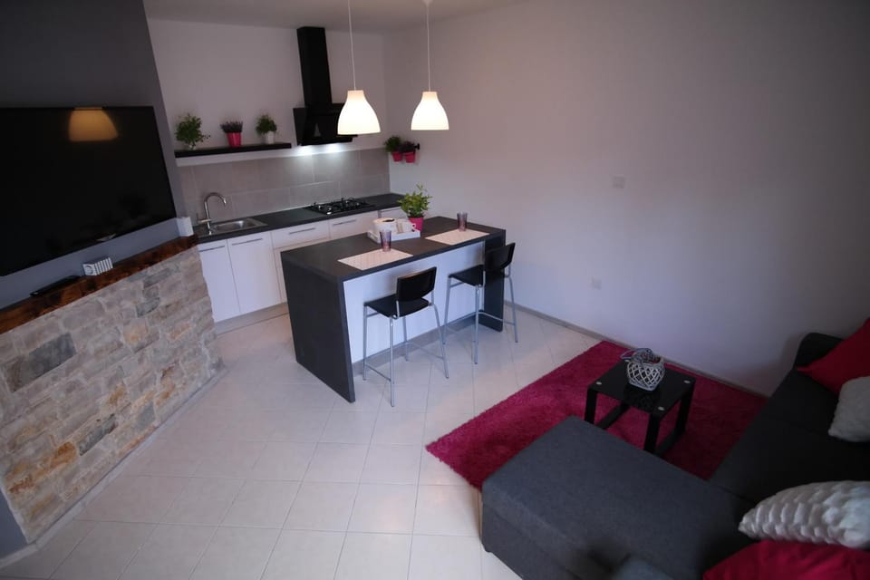 TV and multimedia, Kitchen or kitchenette, Living room, Dining area