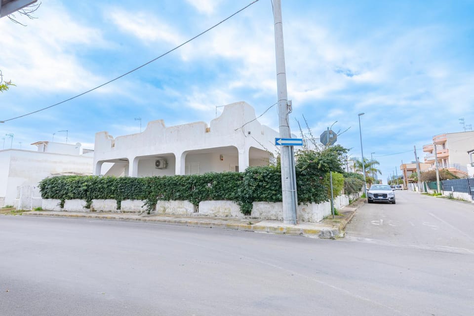 Property building, Neighbourhood, Street view, Parking