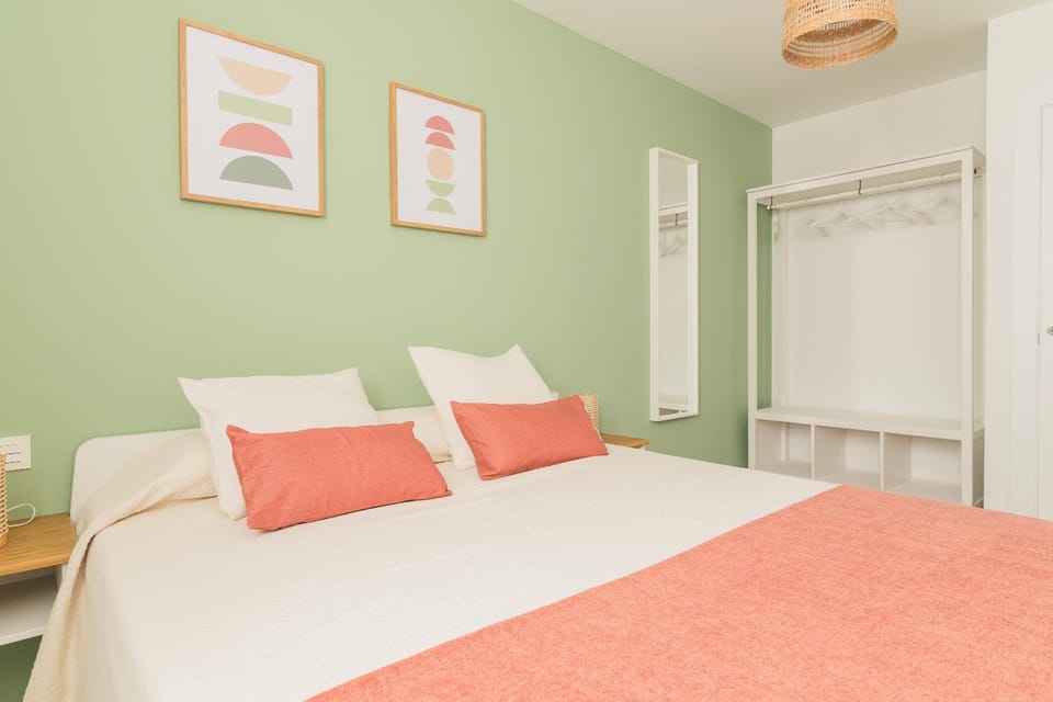 Bed, Photo of the whole room, Bedroom, wardrobe