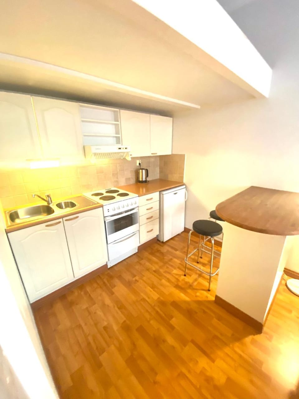 Pink Gem, Kamppi Apartment in Helsinki