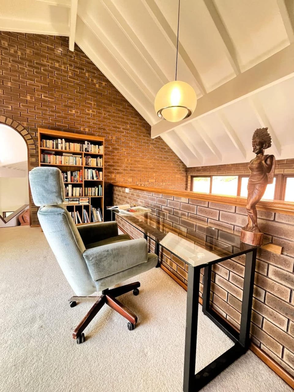 17 Rare Cool Urban-Style Nedlands 4BR-Parkng&Pool House in Nedlands