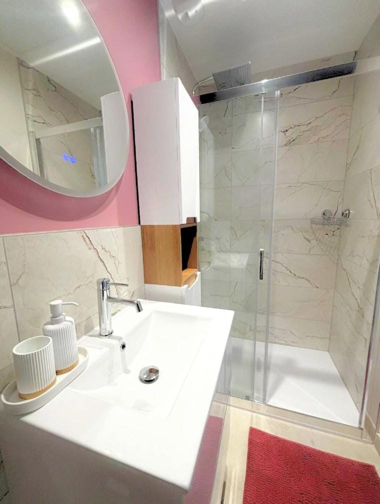Duplex haut de gamme, climatisation, hyper centre, balcon, très calme, stationnements à 10m Apartment in Jura