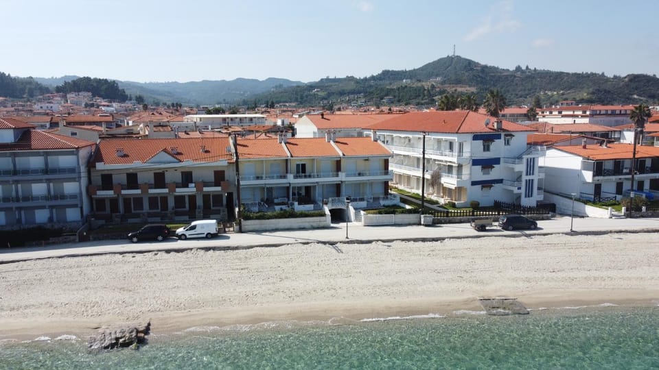 Take me to the Sea 3 - Beachfront, Starlink, Best Location House in Halkidiki