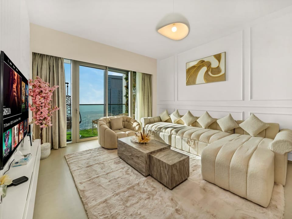 Natural landscape, TV and multimedia, Seating area, Sea view