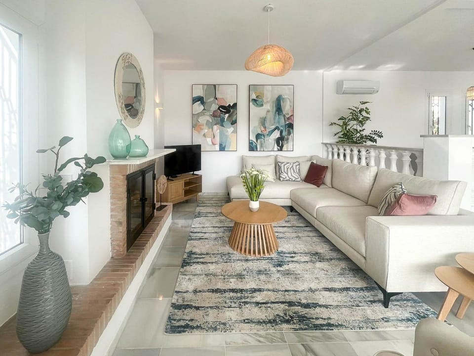 Communal lounge/ TV room, Living room