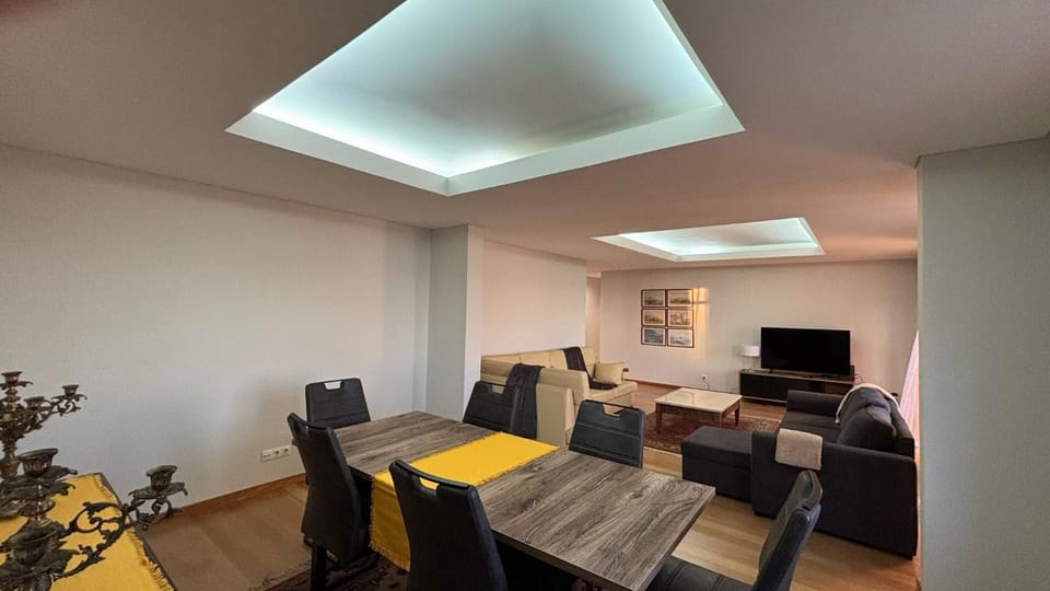 Communal lounge/ TV room, Living room, Dining area