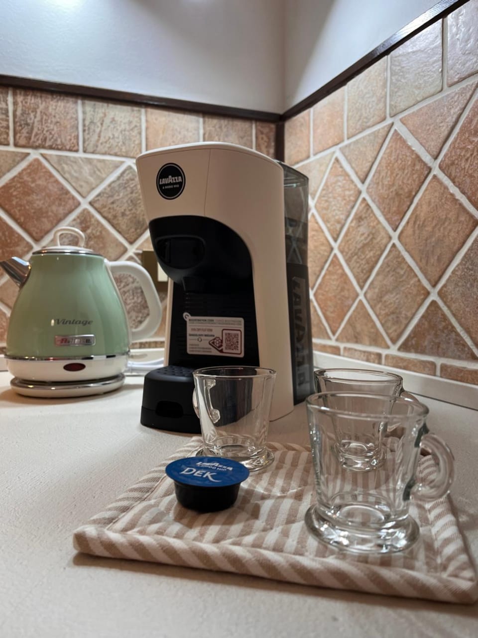 Coffee/tea facilities, kitchen